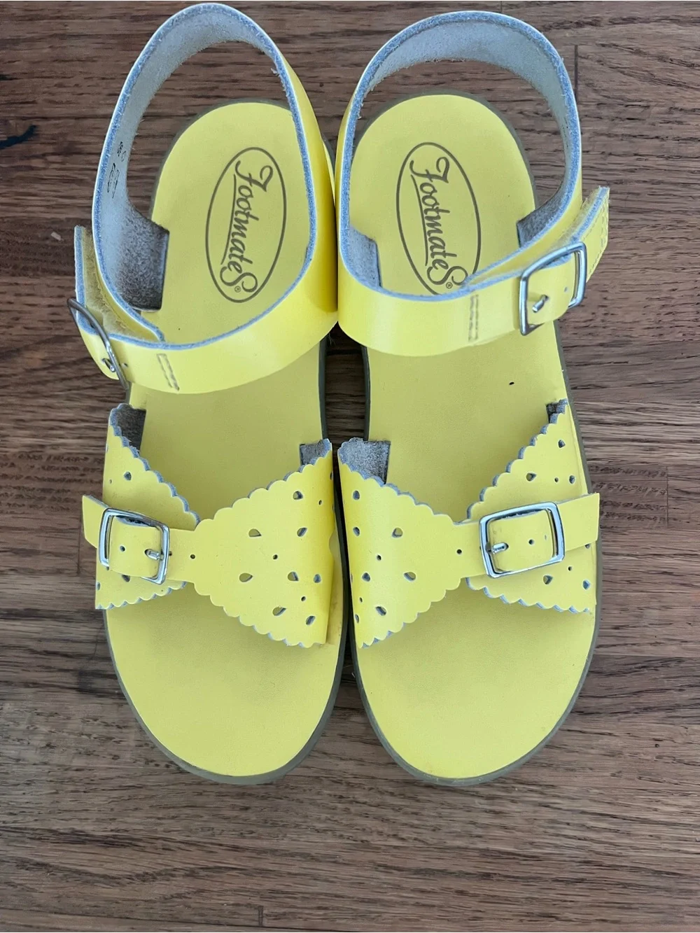 FootMates Kids Yellow Scalloped Buckle Sandals
